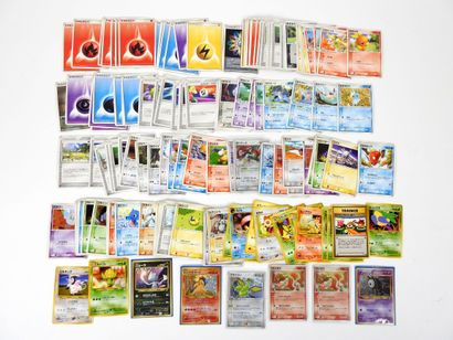 null JAPON

Ensemble de cartes pokemon anciennes en japonais comprenant 3 Deck de...