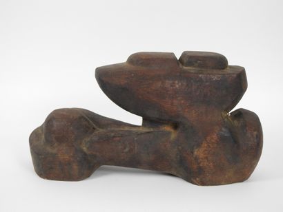 null Nissim MERKADO (born 1935)

UNTITLED, circa 1964-1968 Carved wood.

17 x 33...