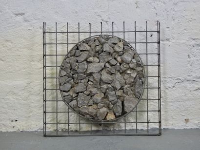 null Nissim MERKADO (né en 1935)

SANS TITRE

Grille en métal et morceaux de granit....