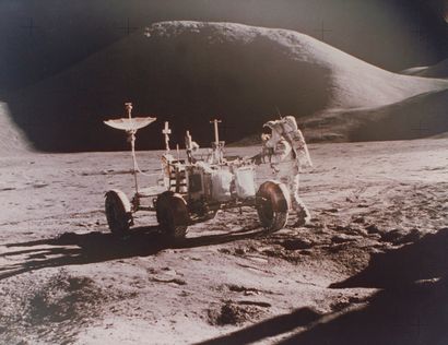null NASA. Mission APOLLO 15. Une belle vue du 1er rover lunaire réalisée par le...