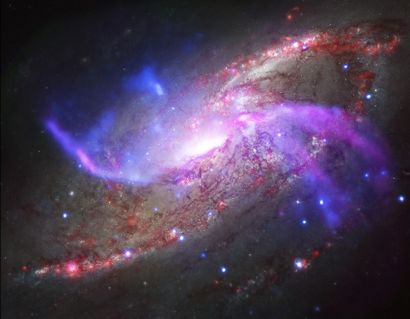null NASA. HUBBLE. GRAND FORMAT. Spectaculaire "feu d'artifice" galactique à une...