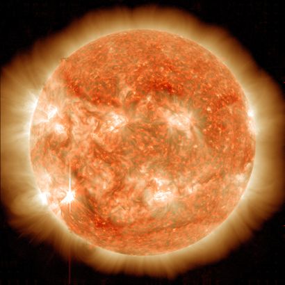 null Nasa. LE SOLEIL. Observation spectaculaire d'une éruption solaire le 13 novembre...
