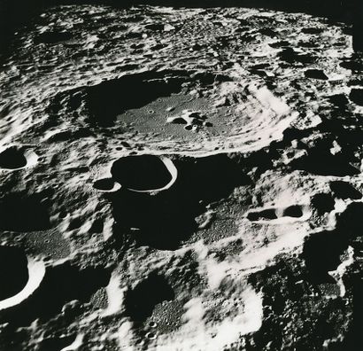 null Nasa. Mission Apollo 11. Une superbe vue oblique de la face cachée de la Lune...