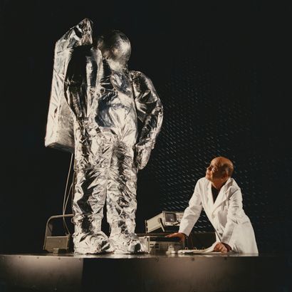 null NASA. Laboratory of the LOCKHEED company to test the antennas of a spacesuit...