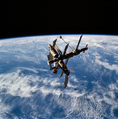 null NASA. LARGE FORMAT. Impressive view of the Soviet space station MIR in front...