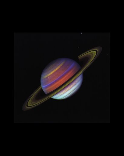 null Nasa. Sonde spatiale VOYAGER 2. Les anneaux de Saturne sont brillants et son...