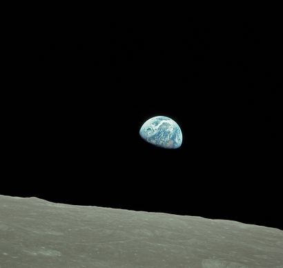 null Nasa. GRAND FORMAT. Le 1er levé de Terre observé depuis la Lune par la Mission...