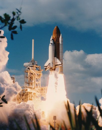 null Nasa. Beautiful liftoff of the space shuttle COLUMBIA (Mission STS-80) en route...