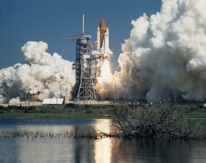 null Nasa. Magnifique décollage panoramique de la navette spatiale Challenger (Mission...
