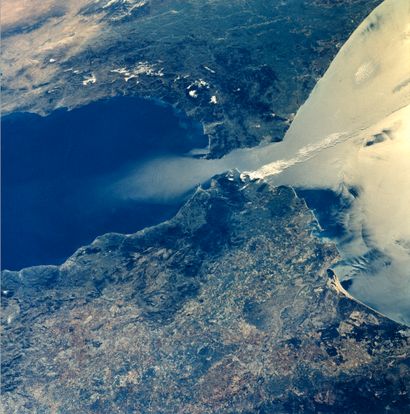 null Observation de la Terre. Détroit de Gilbraltar depuis la navette Discovery (Mission...