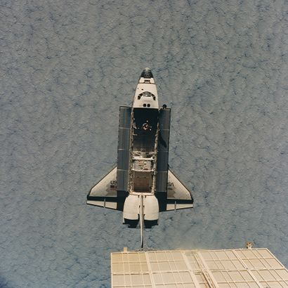 null Nasa. A superb and perfect bird's eye view of the space shuttle ATLANTIS (Mission...