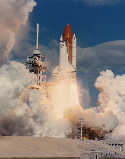 null NASA. A superb liftoff of the space shuttle ATLANTIS (Mission STS-27) from the...