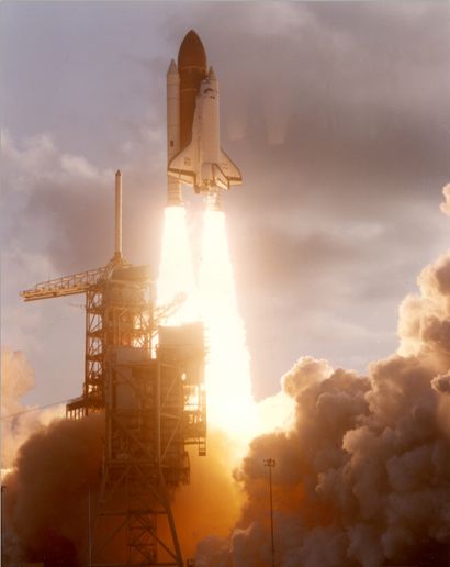 null Nasa. Space shuttle Challenger liftoff. Circa 1985. Vintage chromogenic print...
