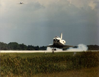 null On July 7, 1995, Space Shuttle Atlantis makes a soft landing at the end of its...