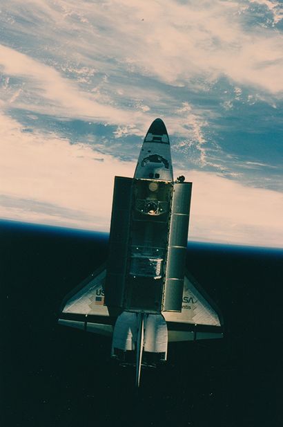 null Nasa. A rare view of the space shuttle ATLANTIS (Mission STS-76) as it moves...