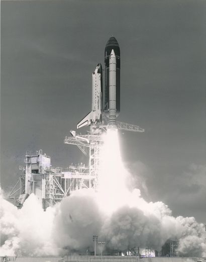 null Nasa. Décollage de la navette spatiale Atlantis le 2 août 1991.Tirage chromogénique...