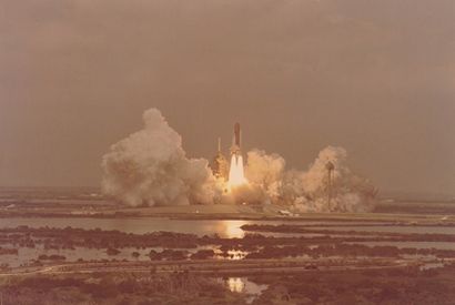 null Space shuttle takeoff, circa 1985. 25.3 x 20.2CM with margins. 



Space Shuttle...