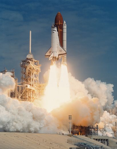 null Nasa. Un impressionnant décollage de la navette spatiale ATLANTIS (Mission STS-37)...
