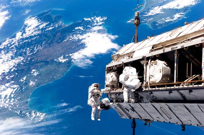 null Nasa. Impressionnante photographie de la Station Spatiale Internationale (ISS)...