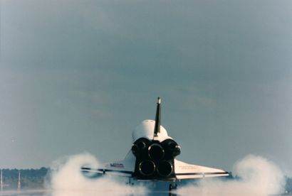 null Nasa. Bel atterissage de la navette spatiale Atlantis le 6 octobre 1997 sur...