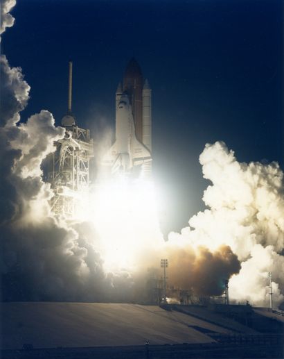 null Magnificent view of the night liftoff of the Space Shuttle Discovery (Mission...