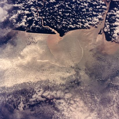 null Nasa. Vue de la Terre depuis la navette spatiale ATLANTIS (Mission STS-44)....