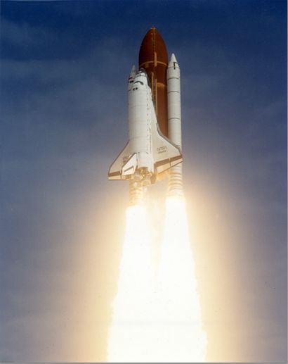 null Perfect takeoff of the shuttle Atlantis (STS-37) for its inaugural flight on...