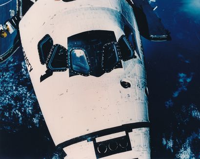 null NASA. superbe et rare image de la navette spatiale DISCOVERY (Mission STS-51)...
