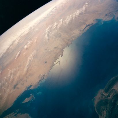 null NASA. Vue du Golfe Persique avec l'Arabie Saoudite et Ali depuis la navette...