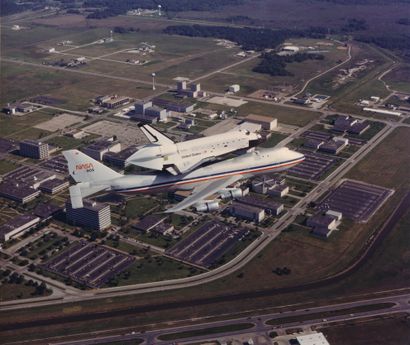null Nasa. Navette spatiale Challenger montée sur le Shuttle Carrier Aircraft (SCA)...