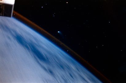 null NASA. Une rare et fantastique vue de la comète HALE BOPP photographiée par l'équipage...