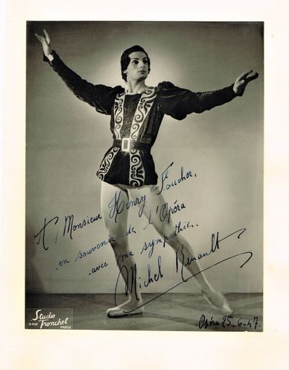 null 335 - DANCE. Michel RENAULT (1927-1993), star dancer. Large original photograph...