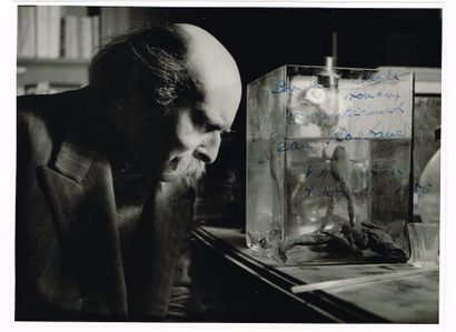 null 56 - Jean ROSTAND (1894-1977), biologiste. Photographie originale par A. Papillon...