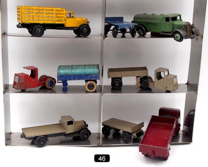null DINKY TOYS G.-B. - 1/43th (8)

MEETING OF 8 VANS

- # 25 c TYPE 4 FLAT TRUCK:...