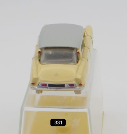 null DINKY TOYS - FRANCE - Metal (2)

UNUSUAL COLOR 

# 522 (1963) CITROEN DS 19

3rd...