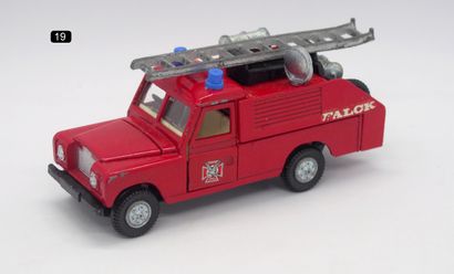  DINKY G.-B. (1) 
PEU COURANT 
# 282-3b (1974) LAND ROVER 109 pompiers FALK - exemplaire...