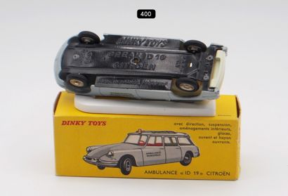 null DINKY TOYS - FRANCE - Metal (1)

# 556 CITROEN ID 19 AMBULANCE

First version,...