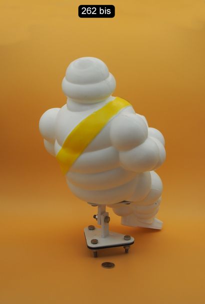 null 
ADVERTISING ART - Plastic - (1)

BIBENDUM MICHELIN (1966)

Michelin Man large...