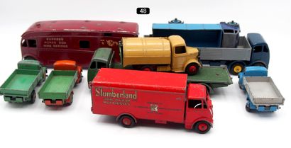 null DINKY TOYS G.-B. - 1/43th (9)

MEETING OF 9 VANS

- # 501 FODEN TOMBEREAU cab...