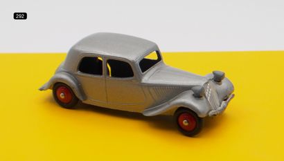  DINKY TOYS - France - Metal (1) 
# 24 N 1b (1950) CITROËN TRACTION AVANT 11 BL 
First...