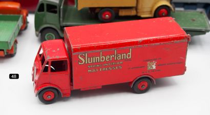  DINKY TOYS G.-B. - 1/43th (9) 
MEETING OF 9 VANS 
- # 501 FODEN TOMBEREAU cab type...