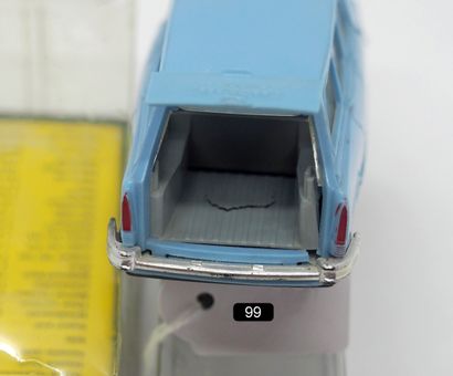 null NOREV - France - 1/43e - Plastique (1)

# 4/3 PANHARD PL 17 BREAK

Bleu clair,...