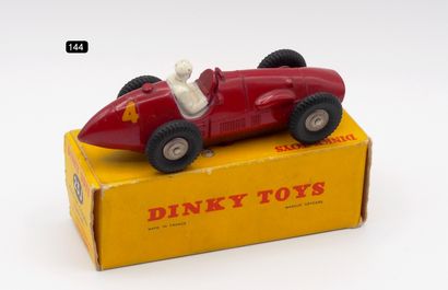 null DINKY TOYS - France - 1/43e - Metal (1)

- # 23 J FERRARI 500 F2 

Squared grille....