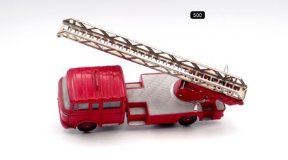 null DINKY TOYS - FRANCE - Metal (1)

# 568 BERLIET GBK 6 LARGE FIRE LADDER

Red,...