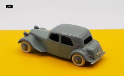 null DINKY TOYS - France - Metal (1)

# 24 N 2c (1956) CITROËN TRACTION AVANT 11...