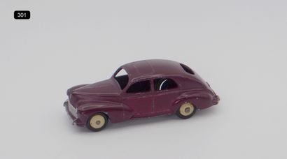 DINKY TOYS - France - Metal (1) 
# 24 R 1a (1951) PEUGEOT 203 
Small window, fuel...