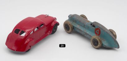  DINKY TOYS G.-B. - 1/43th (2) 
Reunion of 2 pieces: 
- # 22 H (VERY RARE) AIRFLOW...