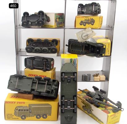  DINKY TOYS - FRANCE - Metal (8) 
Selection (C) of 8 military vehicles. Khaki colors,...