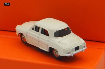  DINKY TOYS - FRANCE - Metal (1) 
# 24 E (1957) RENAULT DAUPHINE 
1st variant, less...