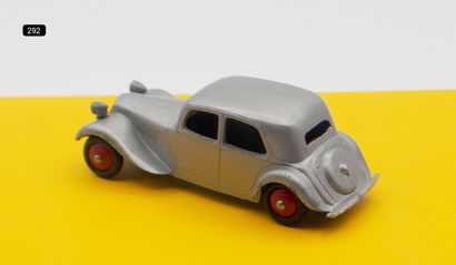  DINKY TOYS - France - Metal (1) 
# 24 N 1b (1950) CITROËN TRACTION AVANT 11 BL 
First...